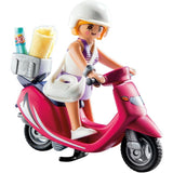 Vacancière Avec Scooter